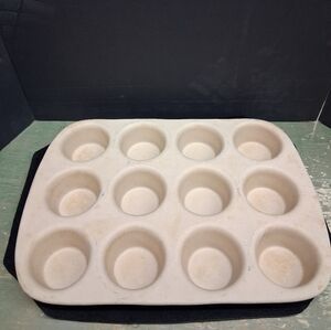 Pampered Chef Stoneware Muffin pan/12 count baking cupcake stone Heritage